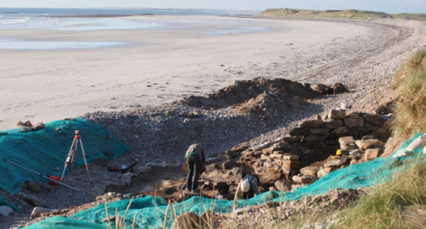 Археологи работают над изучением найденных круглых домов. /Фото: megalithic.co.uk