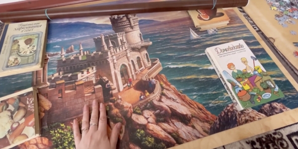 Прикрепите картину к основе