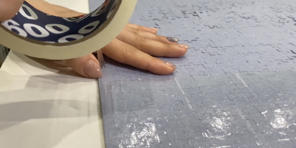 Как склеить пазлы скотчем, чтобы повесить на стену