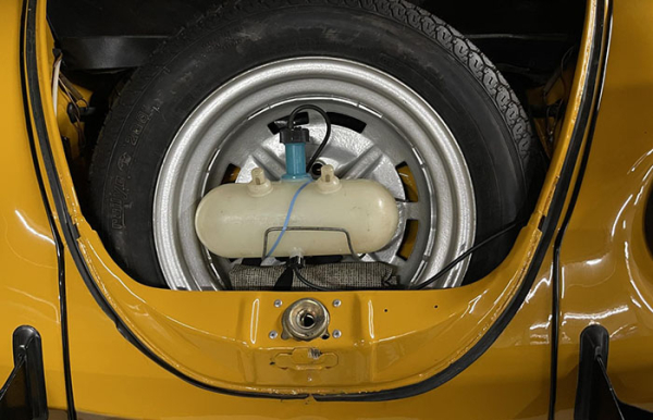 Як у Фольксвагені «Жук» скла мили запасним колесом