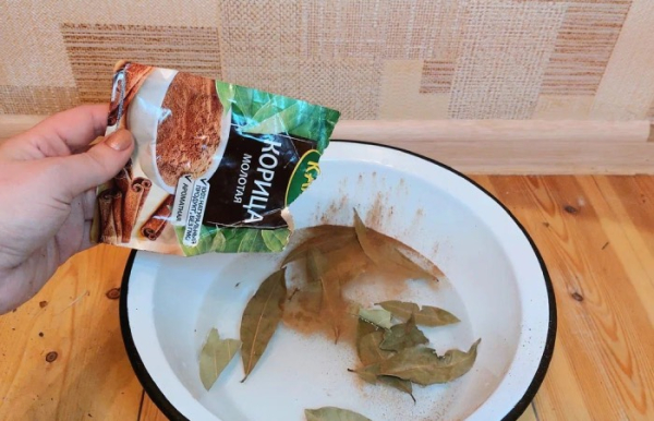 Секретный раствор для чистки дивана.