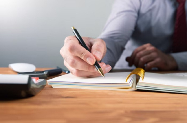 Сравните требования. / Фото: freepik.com