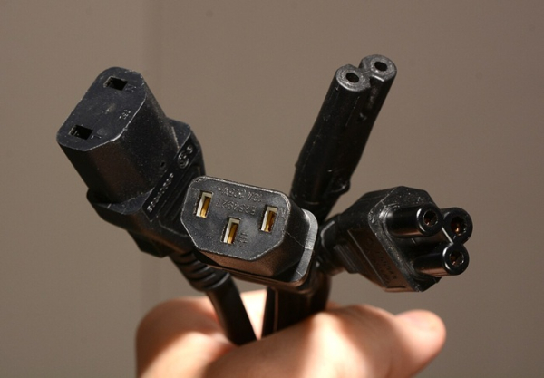 Разъёмы могут быть разными, а работать будут по одному стандарту. /Фото: en.wikipedia.org