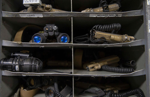 Хранение пистолетов и снаряжения./ Фото: twz.com