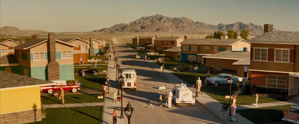 Почти как настоящий город, но вместо людей - манекены. /Фото: indianajones.fandom.com