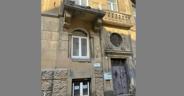 На Львівщині обвалився балкон: мешканців евакуювали