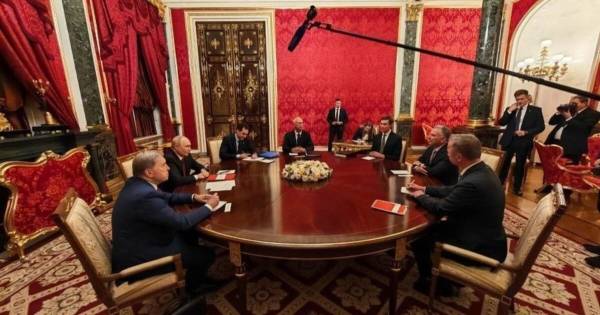 Кремль оцінив переговори з посланцями США як корисні
