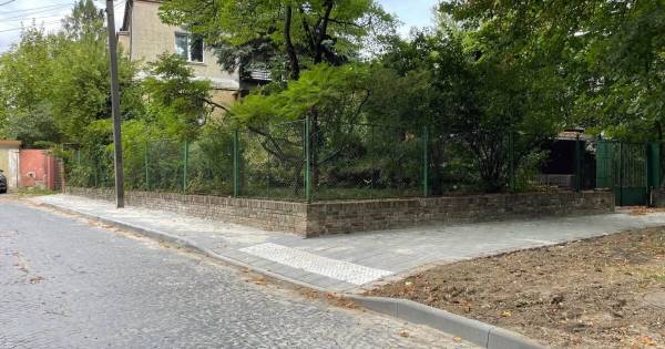 У Львові облаштували новий тротуар