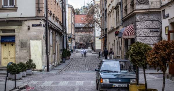 Львів перекриває вулиці для транспорту: що зміниться для водіїв