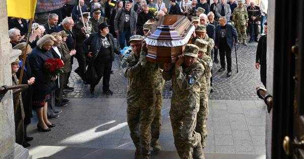 Львів проводжає в останню путь ветерана ОУН-УПА Зенона Врублевського